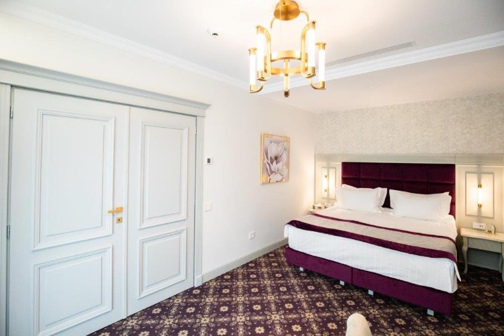 Hotel Foisorul Cu Flori Sinaia Zewnętrze zdjęcie