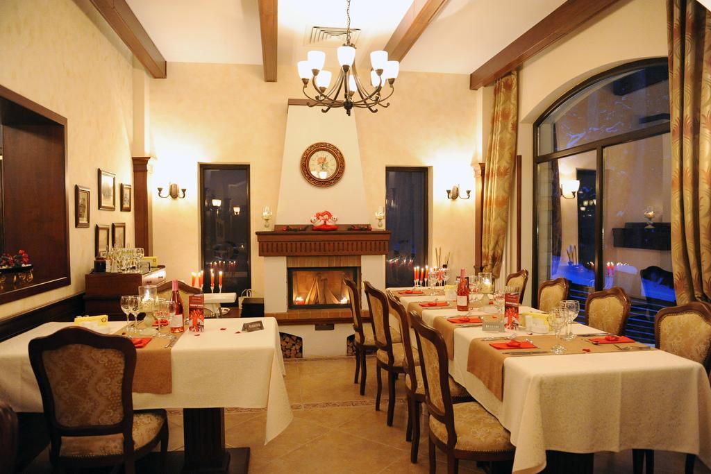 Hotel Foisorul Cu Flori Sinaia Zewnętrze zdjęcie