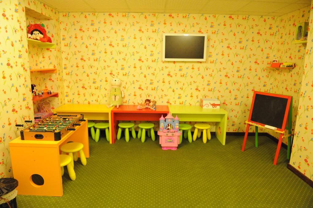 Hotel Foisorul Cu Flori Sinaia Zewnętrze zdjęcie
