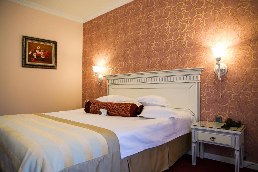Hotel Foisorul Cu Flori Sinaia Zewnętrze zdjęcie