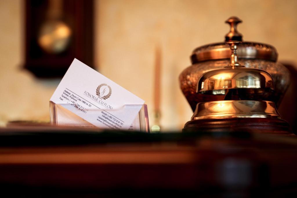 Hotel Foisorul Cu Flori Sinaia Zewnętrze zdjęcie