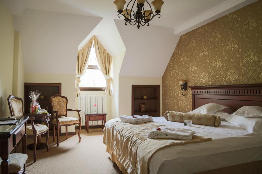 Hotel Foisorul Cu Flori Sinaia Zewnętrze zdjęcie