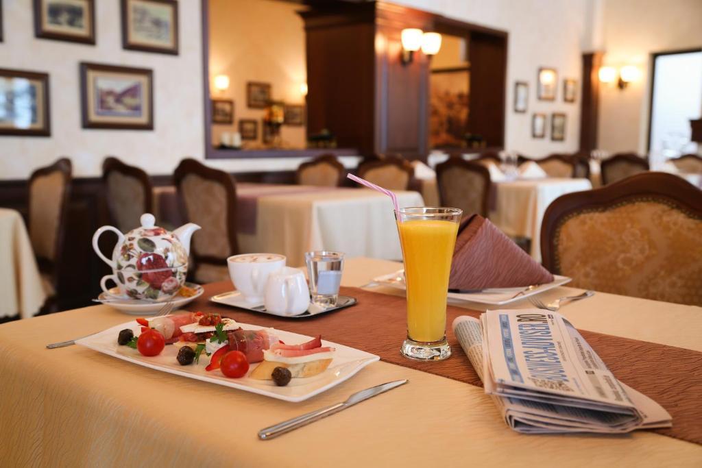 Hotel Foisorul Cu Flori Sinaia Zewnętrze zdjęcie