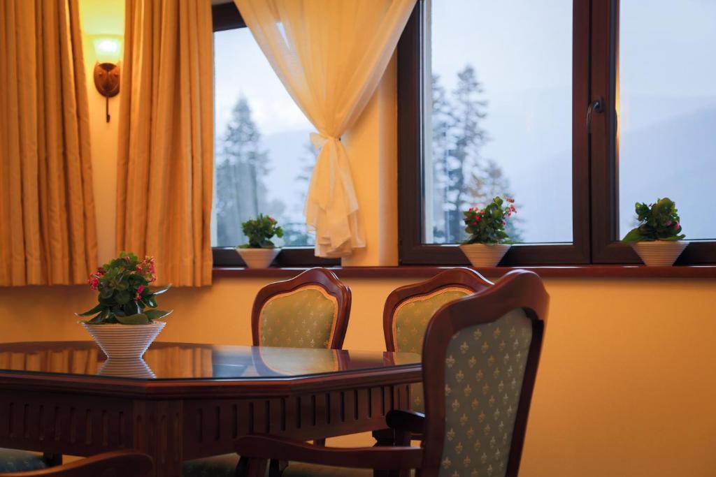 Hotel Foisorul Cu Flori Sinaia Zewnętrze zdjęcie
