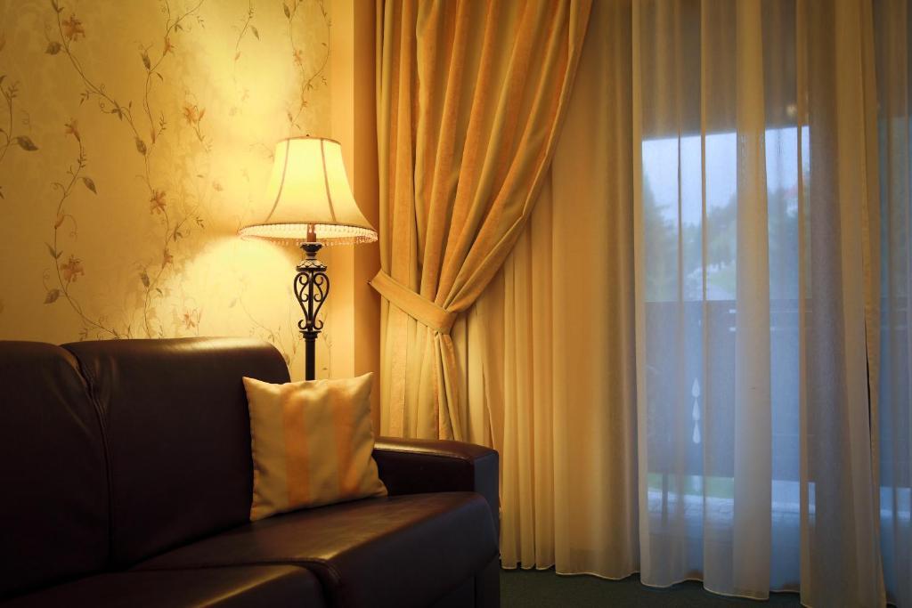Hotel Foisorul Cu Flori Sinaia Zewnętrze zdjęcie