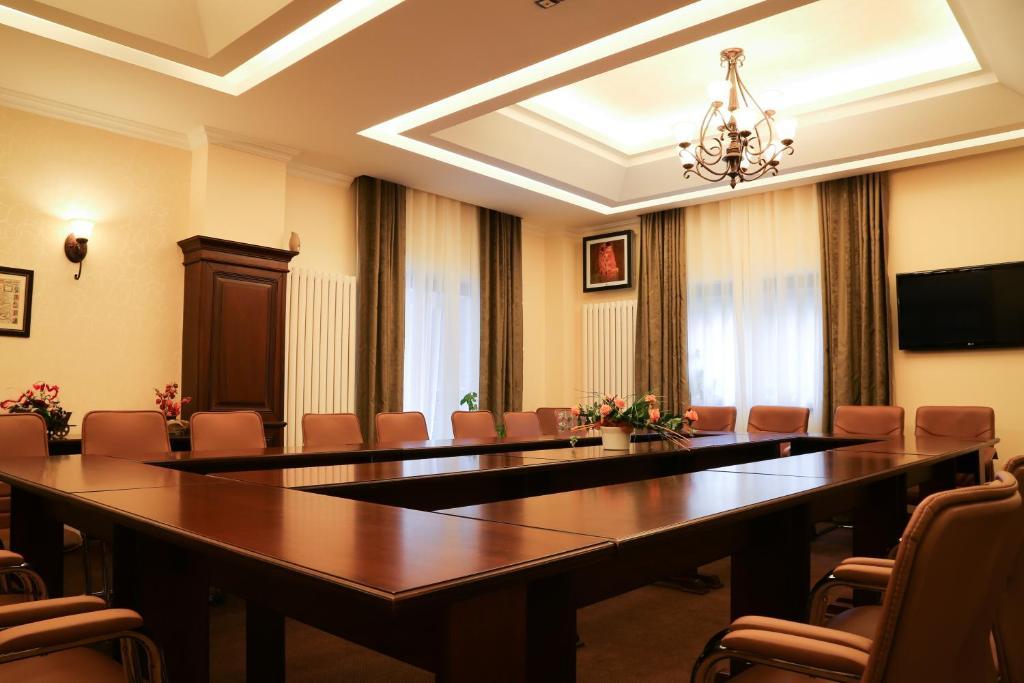 Hotel Foisorul Cu Flori Sinaia Zewnętrze zdjęcie