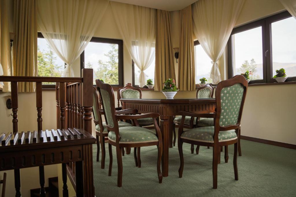 Hotel Foisorul Cu Flori Sinaia Zewnętrze zdjęcie