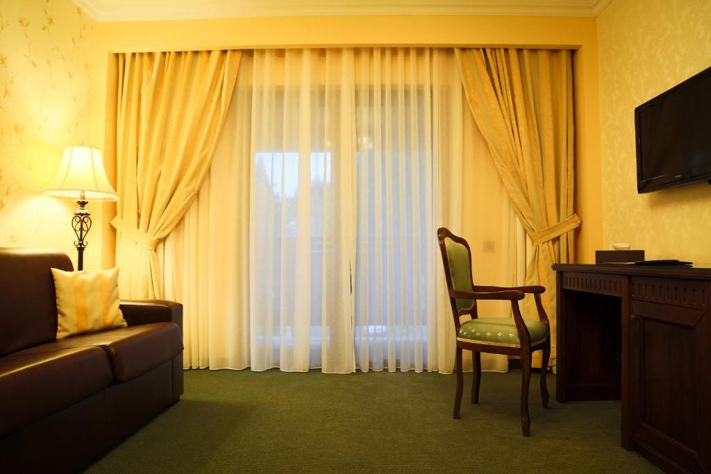 Hotel Foisorul Cu Flori Sinaia Zewnętrze zdjęcie